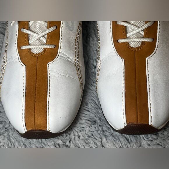 Timberland Wheat and White Sneakers Casual Size 7 1/2
Vintage - Picture 7 of 13